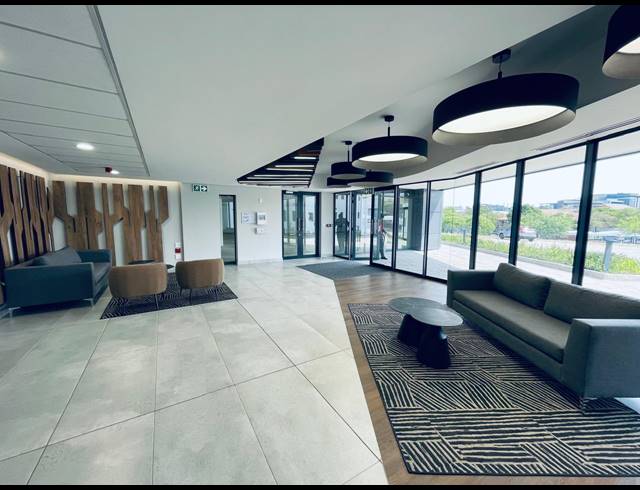 2,200M² OFFICE TO LET IN VORNA VALLEY